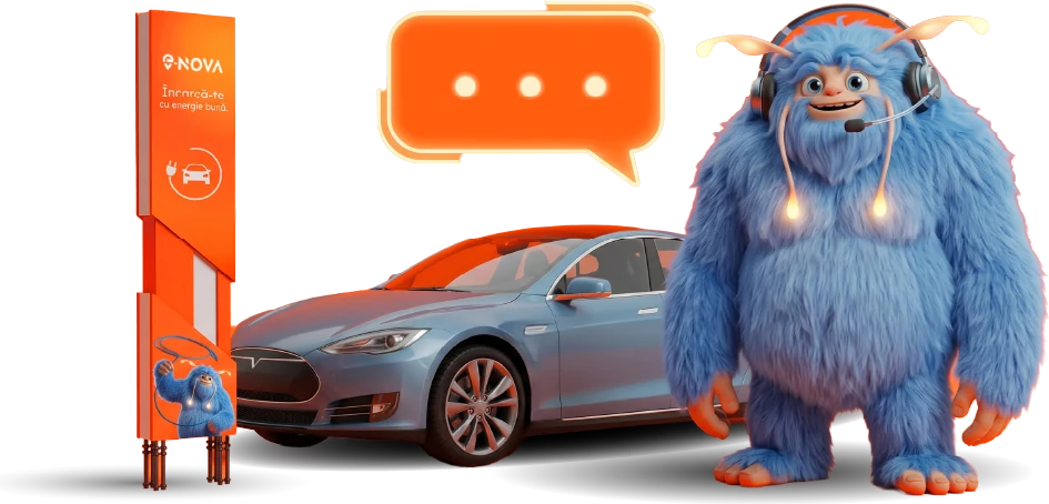 Mascota Novu cu căști de suport, lângă o mașină electrică și o stație EV-NOVA